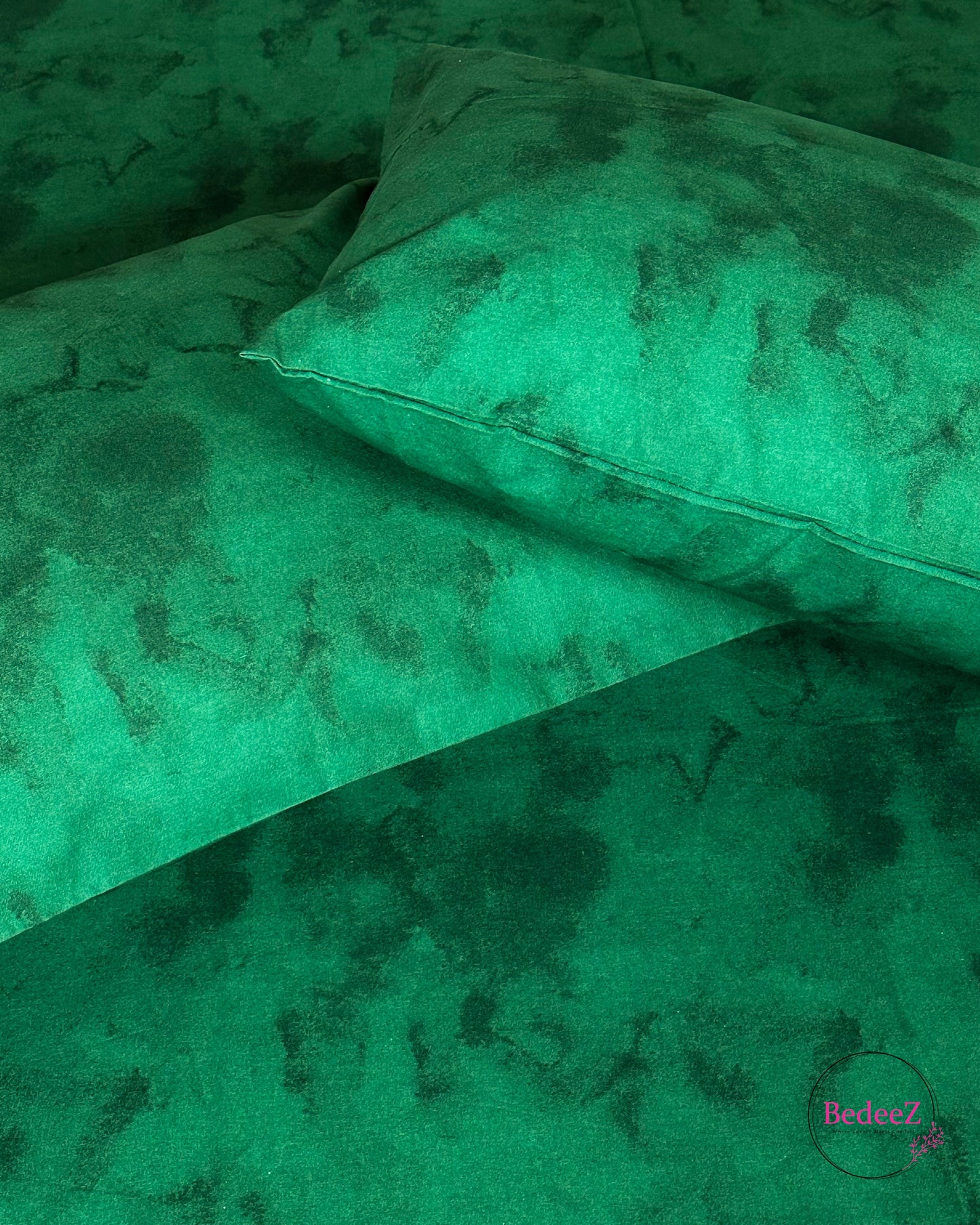 Emerald Green Marble Double Bed Bedsheet
