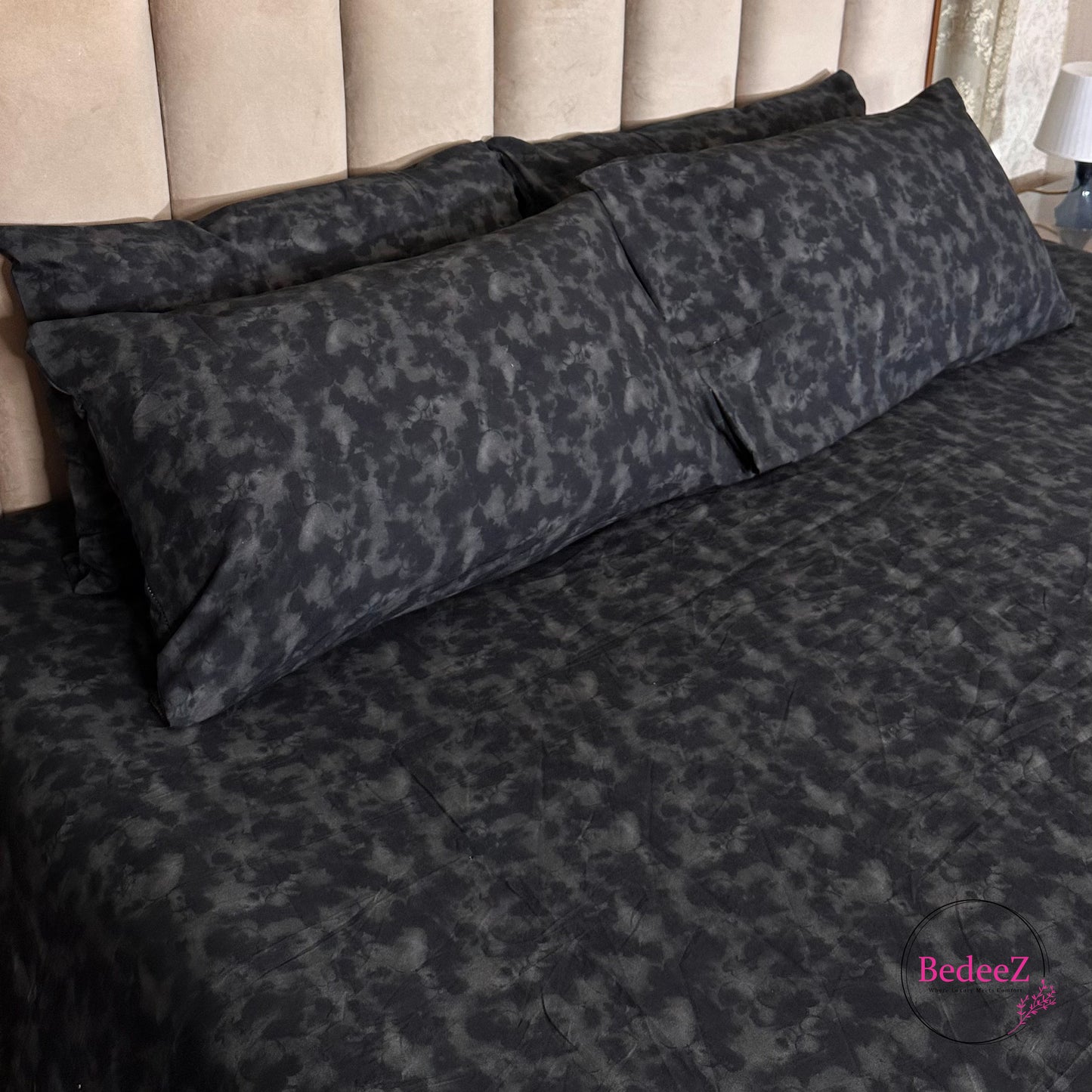 Midnight Smoke Quilt Cover Double Bed Bedsheet Set