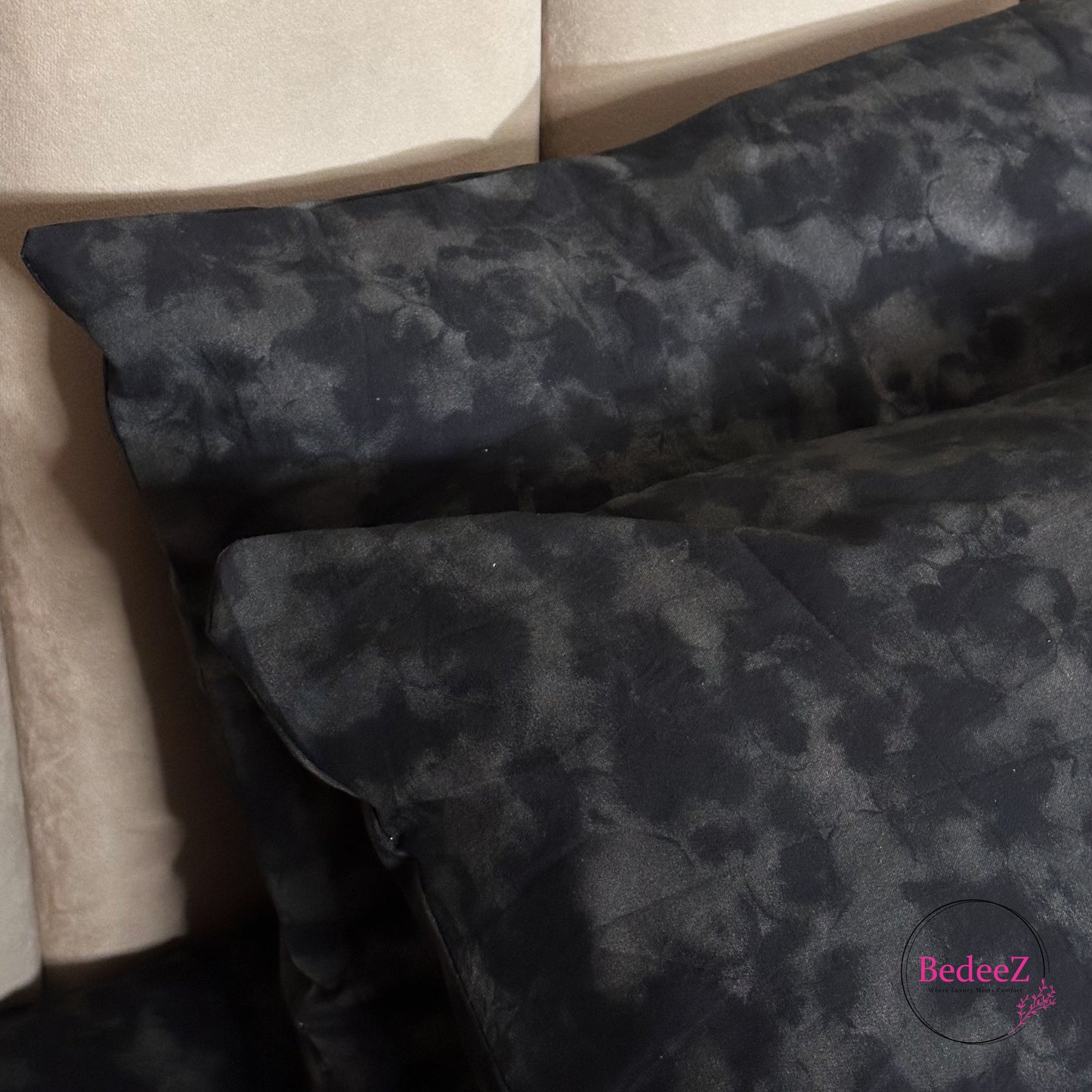 Midnight Smoke Quilt Cover Double Bed Bedsheet Set