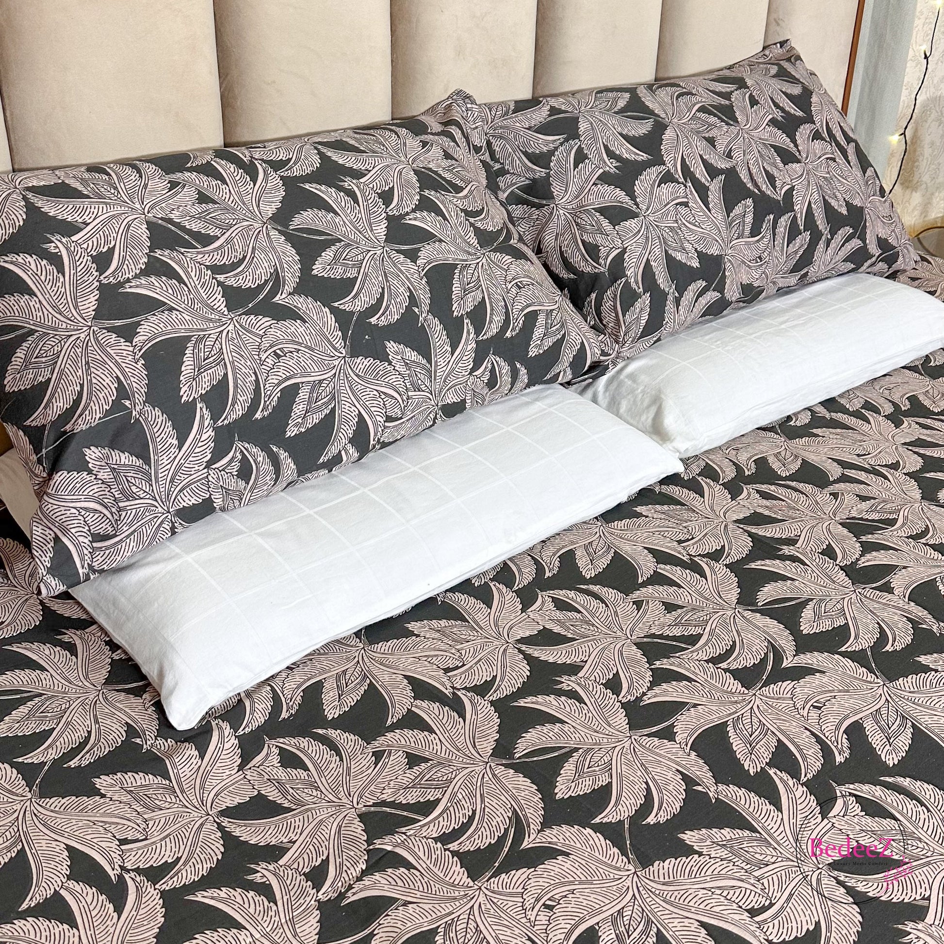 Elegant Black & Beige Leaf Print Cotton Double Bed Bedsheet (2)