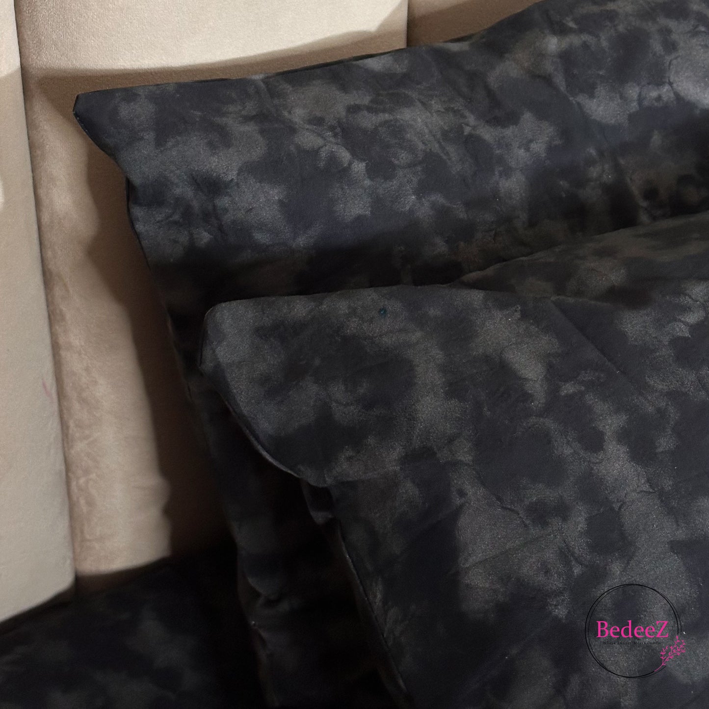 Midnight Smoke Quilt Cover Double Bed Bedsheet Set