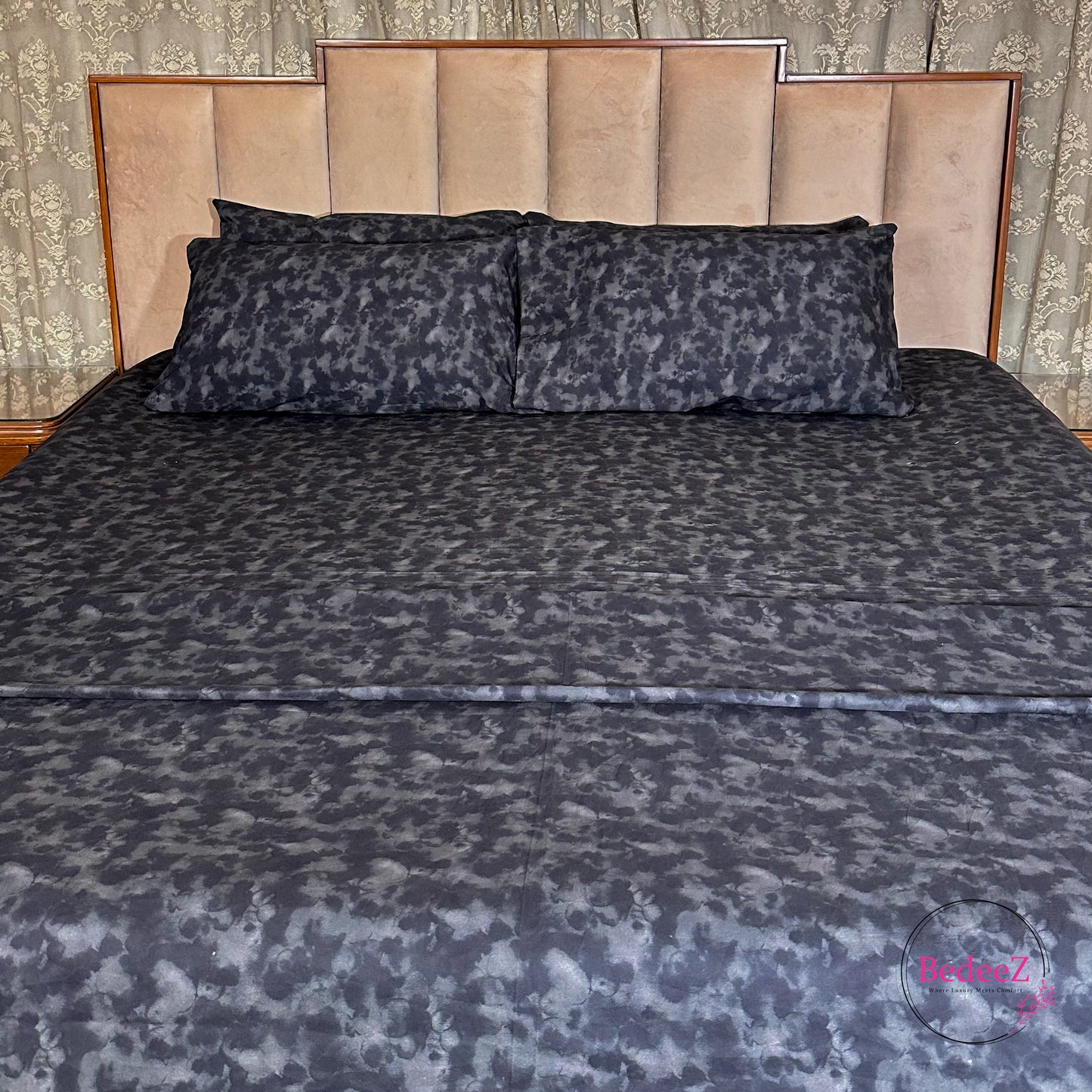 Midnight Smoke Quilt Cover Double Bed Bedsheet Set