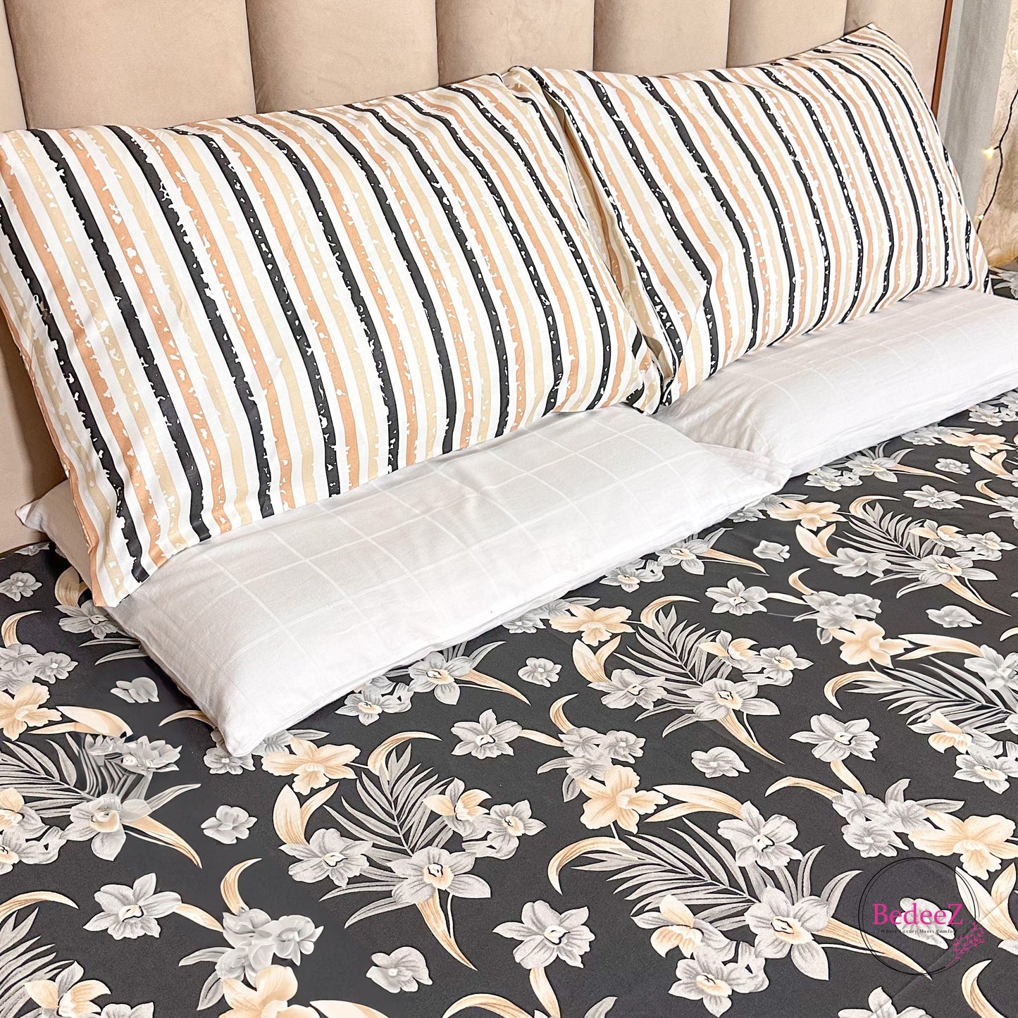Elegant Black Floral Cotton Double Bed Bedsheet (2)