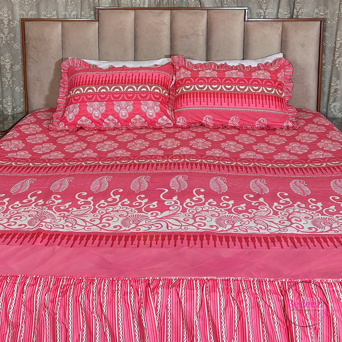 Fuchsia Paisley Cotton Frill Bedsheet