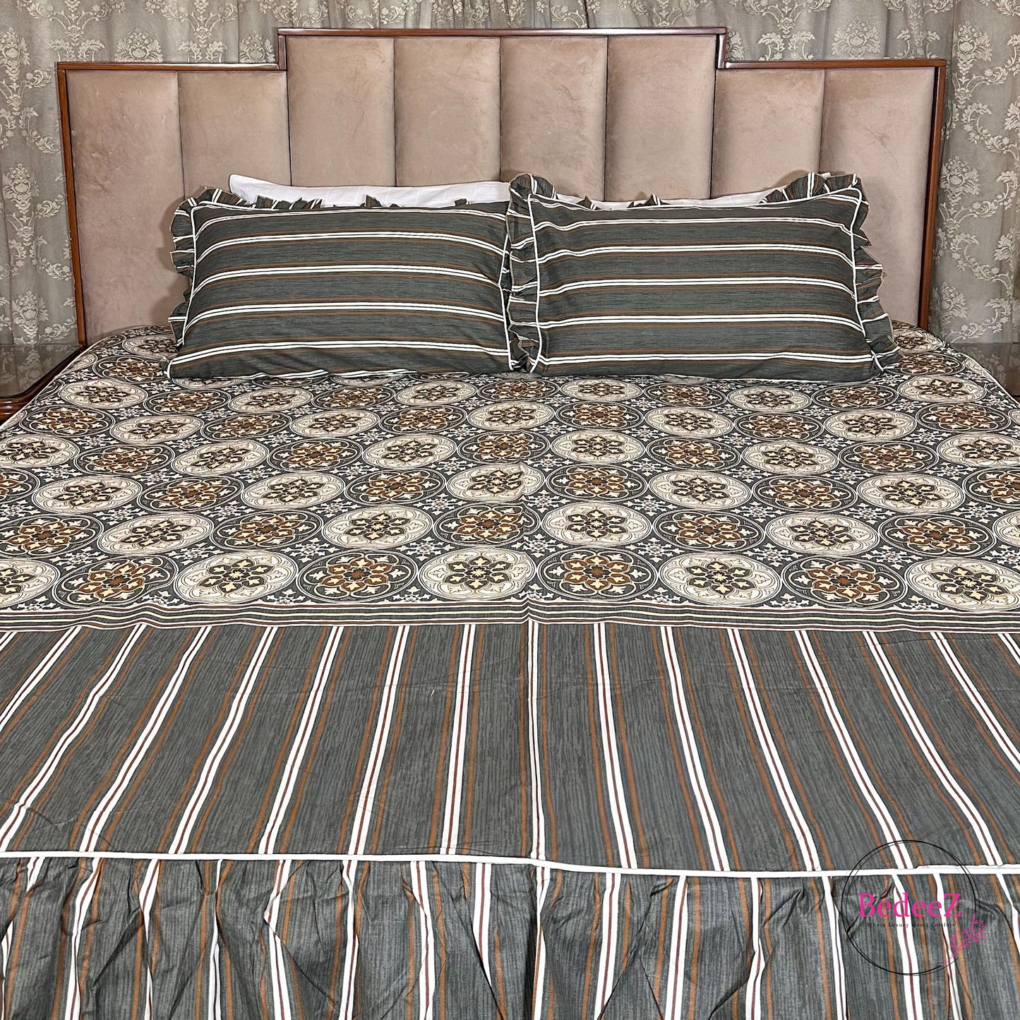 Slate Medallion Cotton Frill Bedsheet