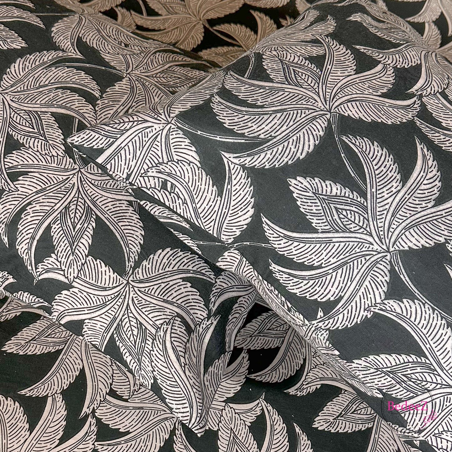 Elegant Black & Beige Leaf Print Cotton Double Bed Bedsheet (3)