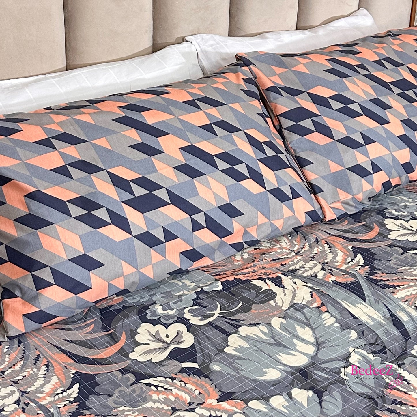 Midnight Bloom Geometric Cotton Double Bed Bedsheet