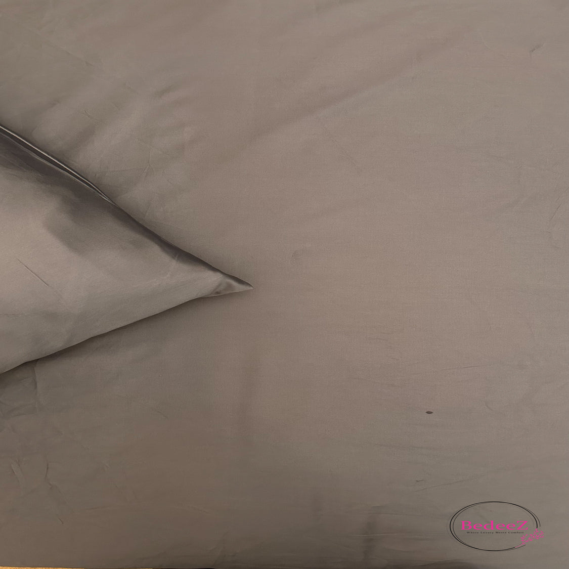 Taupe Elegance Double-Bed Bedsheet1.0